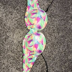 Victoria’s Secret bra with strapless option